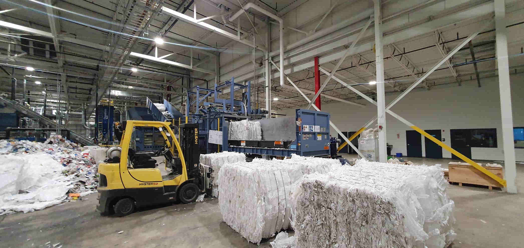 FMW fully automated plastic bale dewiring system, Wiretron